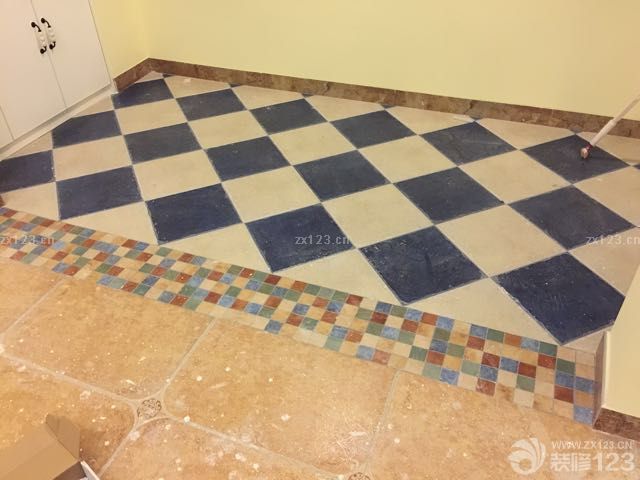 地磚整體比較滿意，馬賽克好看。