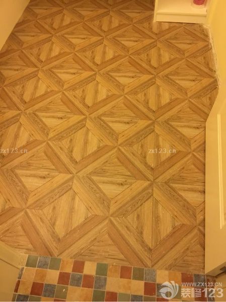 地磚整體比較滿意，馬賽克好看。