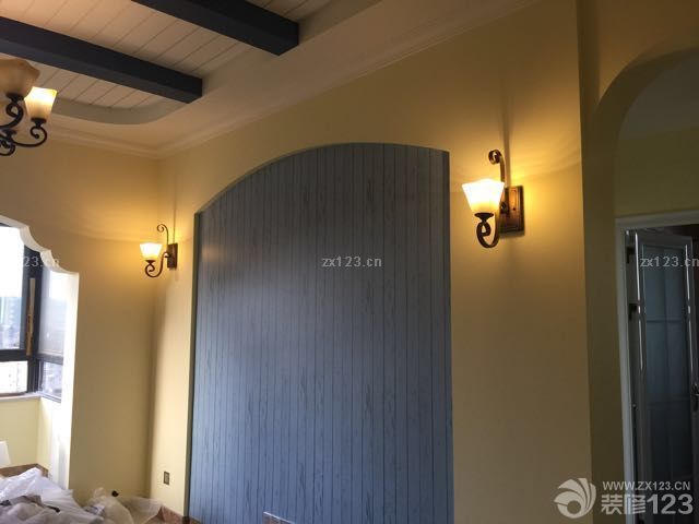 今天終于把燈具和開關安好了，感覺稍微好點了。次臥燈是我的痛，太不配了。