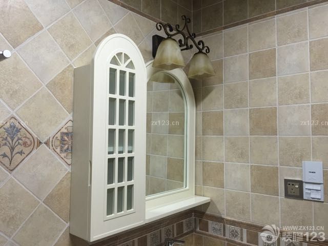 潔具安裝了，衛(wèi)生間真的好小。