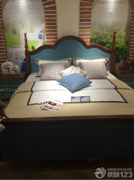 在陽光林森訂的床加兩個床頭柜，該發(fā)貨了。沒有床墊，一共4560.