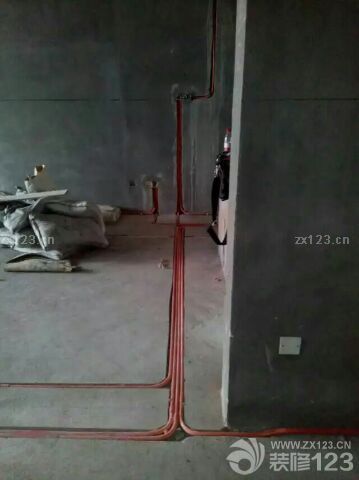 水電工程搞定，開工當天早上跟師傅討論了下，就沒怎么管了。還是挺到位的。