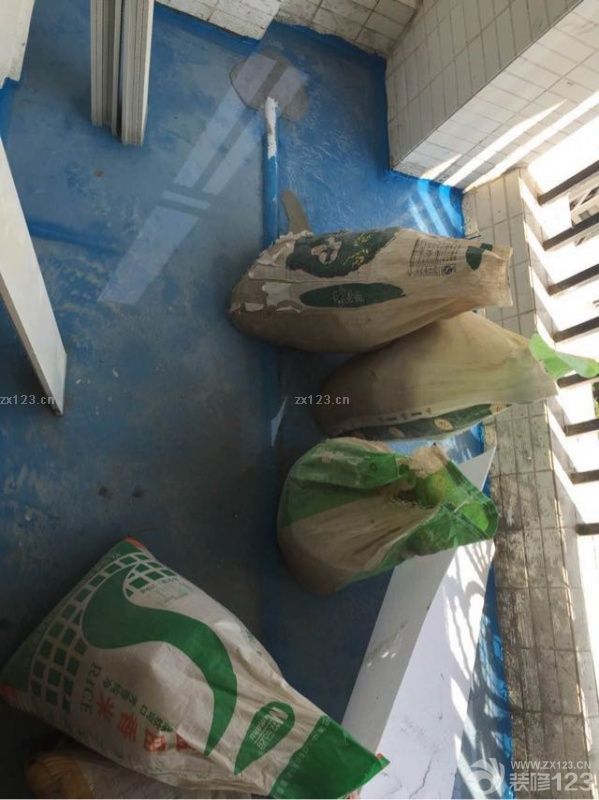 今天做了防水！用了足夠的陶粒，希望能像你們說的那樣好哈。