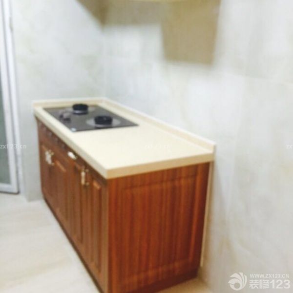 今天裝櫥柜打掃了一下！感覺還不錯。