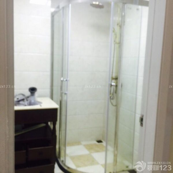 今天裝櫥柜打掃了一下！感覺還不錯。