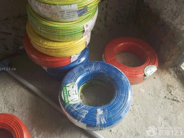 水電材料驗收完，就開始開工了…有點小激動呀。
