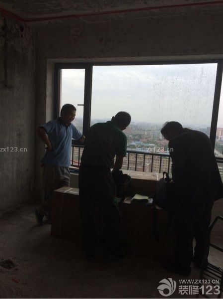 今天驗收水電，雖然監(jiān)理來的晚了點但驗收非常順利，在這里給水電工人贊一個，全部符合要求，而且很詳細的寫了購物清單<br>昨天定了衣柜鞋柜榻榻米。