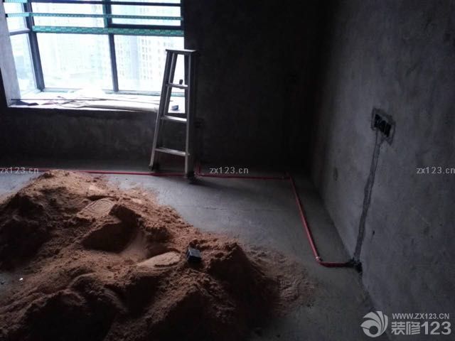 水電已經(jīng)完畢，開(kāi)始做防水啦.