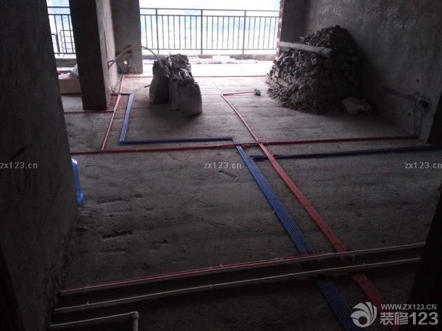 水電已經(jīng)完畢，開(kāi)始做防水啦.