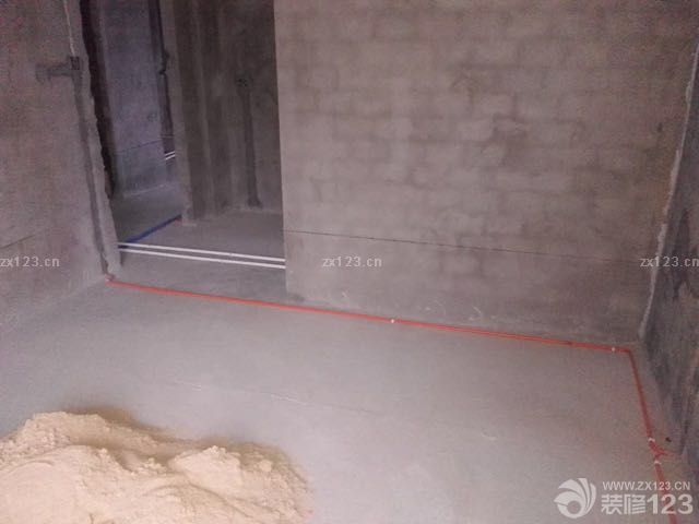水電已經(jīng)完畢，開(kāi)始做防水啦.