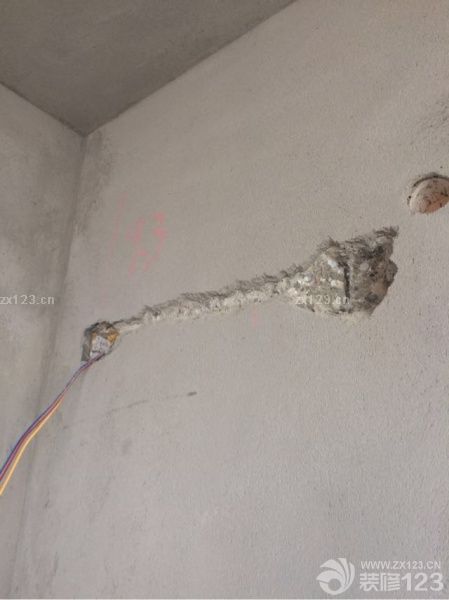燃氣表改裝，私人收費350。水電繼續(xù)，加裝主臥床頭插座，客廳開關(guān)位平齊可視系統(tǒng)。