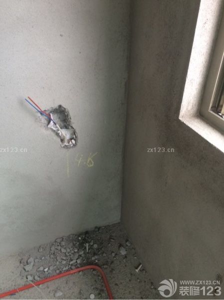 燃氣表改裝，私人收費350。水電繼續(xù)，加裝主臥床頭插座，客廳開關(guān)位平齊可視系統(tǒng)。
