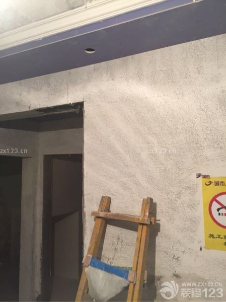 吊棚基本完成，已經(jīng)可以大概看出輪廓了今天把櫥柜，吊頂，門的尾款都付清，開始下單生產(chǎn)了。接下來準(zhǔn)備去看煙機(jī)爐具烤箱消毒柜的尺寸，還有窗臺(tái)大理石等。