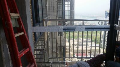 安裝防盜網(wǎng)！師傅很用心！