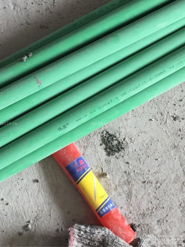 水電終于進(jìn)場了感覺花兒也謝了~不知這項(xiàng)工程需要多久~