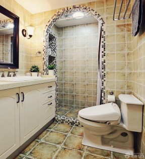两居室卫生间的装修 杂色地砖装修效果图片