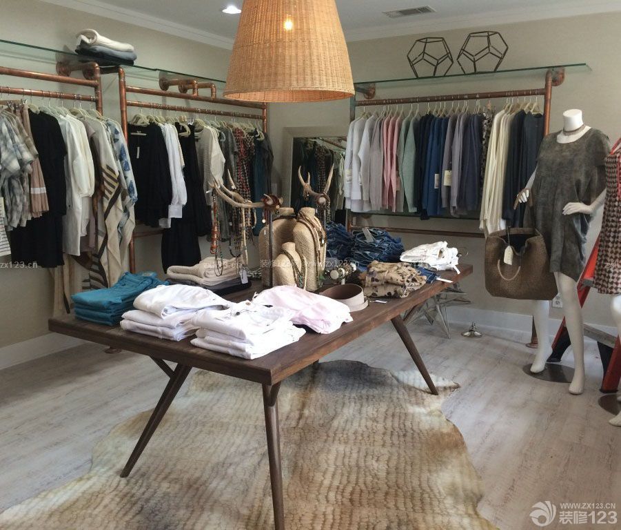 歐美式服裝店室內(nèi)衣架裝修效果圖片大全