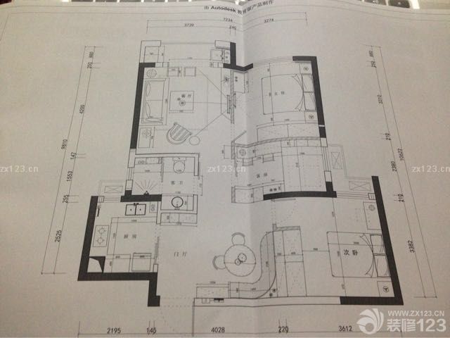 大体上方案有了，开始砌墙。