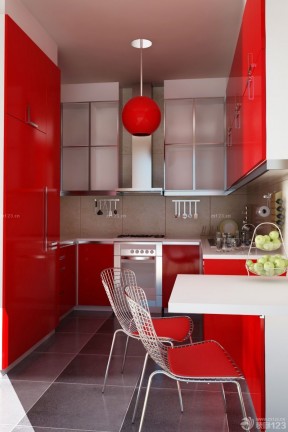 50多平米小户型房屋设计图 红色橱柜装修效果图片