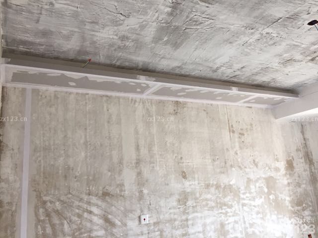 水電基本弄完后，就是做吊頂造型等木工活了。