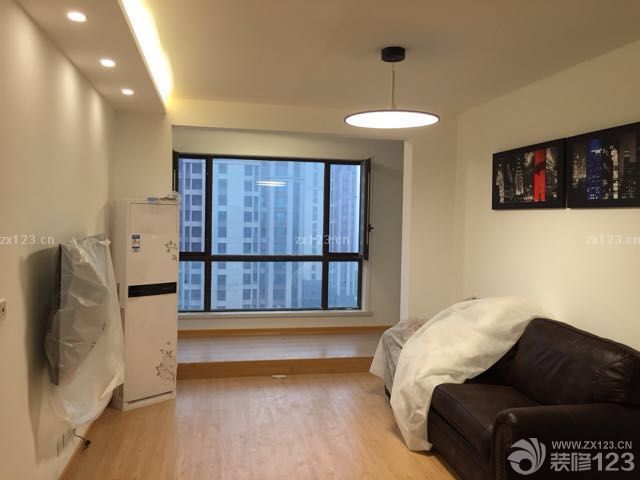 還差一些零碎的東西，不過基本已經(jīng)弄完可以入住了。