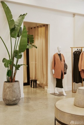 服裝店裝修效果圖大全 白色墻面裝修效果圖片