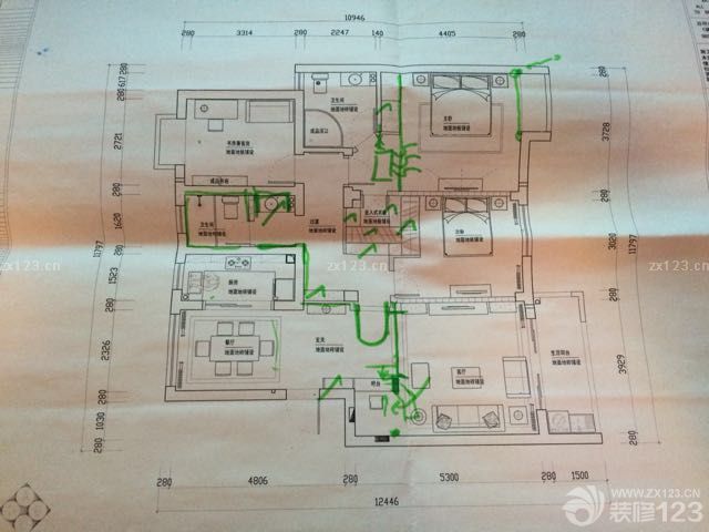 出的平面設(shè)計(jì)圖，確定具體方案<br>