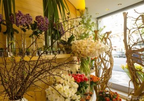 温馨花店橱窗设计黄色墙面装修效果图片