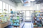 loft風(fēng)格化妝品店裝修圖片