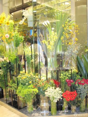 传统花店橱窗设计效果图铁艺花架图片
