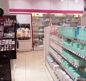 韩国化妆品店装修图片 货架图片