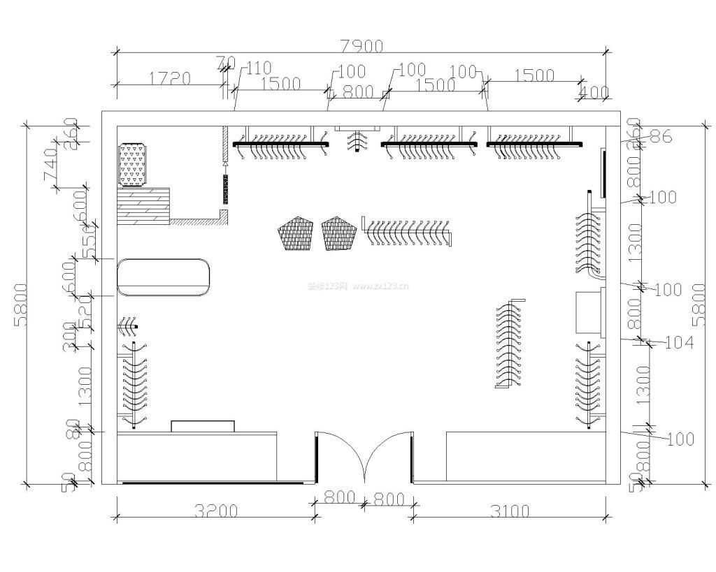 服装专卖店室内平面图
