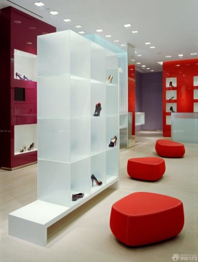 小型鞋店室内换鞋凳装修效果图片