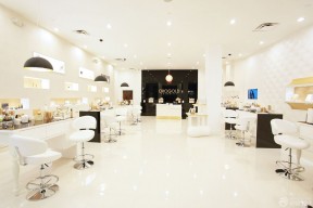 精美化妆品店铺白色墙面装修效果图片