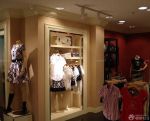 最新服装店室内墙纸装修图