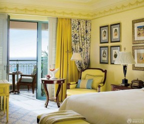 美式风格小型酒店客房装修实景图