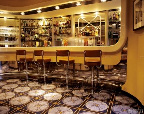 时尚小型酒吧装修风格酒架效果图片