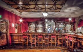 复古小酒吧设计效果图 红色墙面装修效果图片