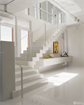 现代公司楼梯间设计 白色简约装修效果图