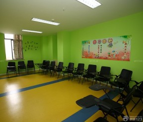 小型辅导学校室内绿色墙面装修效果图片