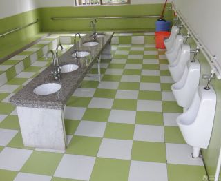 幼儿学校卫生间地板砖装修案例 