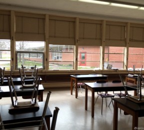 最新国外学校教室书桌摆放设计效果图片 