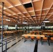 国外学校食堂木质吊顶装修效果图片