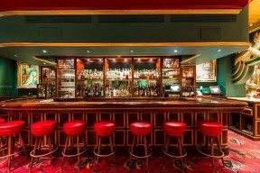 古典欧式风格漂亮的酒吧吧台效果图