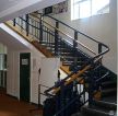 国外辅导学校室内楼梯扶手装修效果图片 