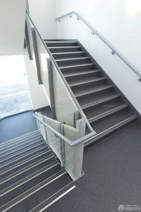 学校楼梯效果图 楼梯扶手设计