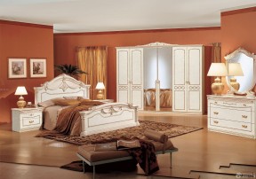 主卧室装修效果图欣赏 橙色墙面装修效果图片