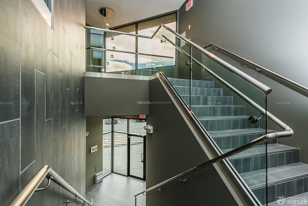 商场楼梯灰色瓷砖贴图效果图片