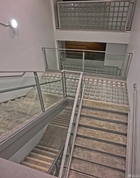 商场楼梯效果图 旋转楼梯图片