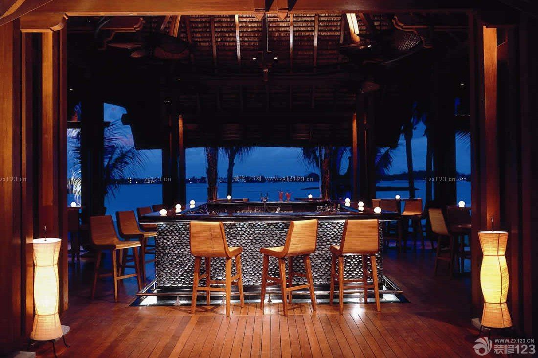 东南亚风格原木酒吧椅效果图